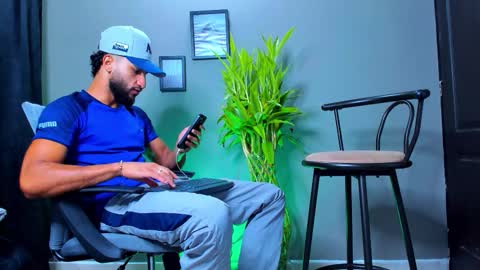 Snapshot of stev_velez chatting on October 2025 12:05:02 PM Steve online show from October 2025 12:05:02 PM