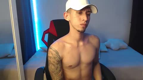 Snapshot of stevensex501 chatting on February 2025 04:54:01 AM steven online show from February 2025 04:54:01 AM