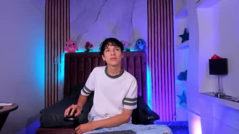 Sthepano  online show from January 2026 07:27:01 PM