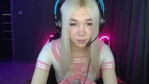 Steve online show from October 2025 03:58:02 PM