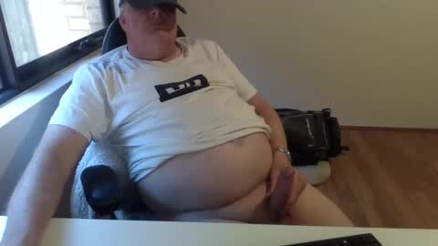 Snapshot of stiffyman55 chatting on October 2025 04:27:01 AM stiffyman55 online show from October 2025 04:27:01 AM