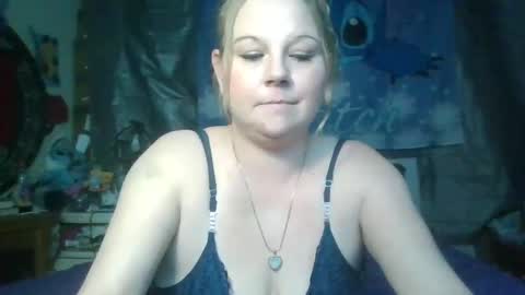 Snapshot of stitchsunshine85 chatting on February 2025 06:46:02 AM Tasha and Drew online show from February 2025 06:46:02 AM