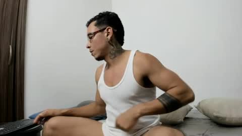 Snapshot of stiven_trainer chatting on June 2026 05:12:01 AM stiven_trainer online show from June 2026 05:12:01 AM