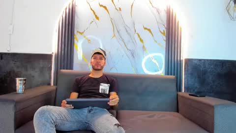 Snapshot of stivendreams chatting on February 2026 06:19:02 AM friends online show from February 2026 06:19:02 AM