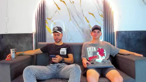 Snapshot of stivendreams chatting on February 2026 06:26:01 AM friends online show from February 2026 06:26:01 AM