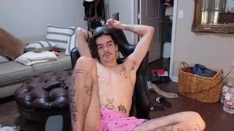 Snapshot of str8whiteboy21 chatting on September 2025 01:33:01 PM str8whiteboy21 online show from September 2025 01:33:01 PM