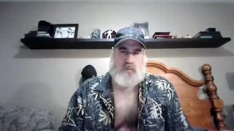Snapshot of straightbear4you chatting on October 2025 09:48:02 PM Straightbear4you online show from October 2025 09:48:02 PM