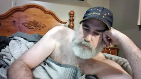 Straightbear4you online show from November 2025 10:59:02 AM