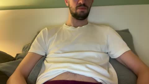 straightfirelotus69420 online show from December 2025 12:36:01 PM