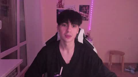 Snapshot of stralght_twinks chatting on December 2024 11:29:01 PM Ray online show from December 2024 11:29:01 PM