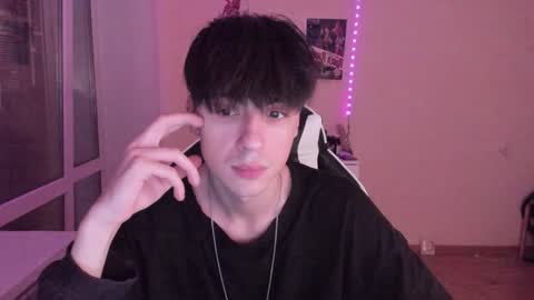 Snapshot of stralght_twinks chatting on December 2024 02:53:01 AM Ray online show from December 2024 02:53:01 AM