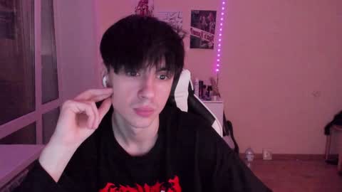 Snapshot of stralght_twinks chatting on December 2024 05:53:02 AM Ray online show from December 2024 05:53:02 AM