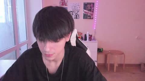 Snapshot of stralght_twinks chatting on December 2024 12:49:02 PM Ray online show from December 2024 12:49:02 PM