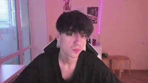 Snapshot of stralght_twinks chatting on December 2024 12:34:02 PM Ray online show from December 2024 12:34:02 PM