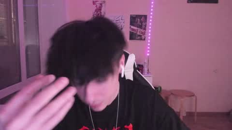 Snapshot of stralght_twinks chatting on December 2024 05:29:01 PM Ray online show from December 2024 05:29:01 PM