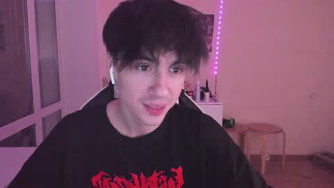 Snapshot of stralght_twinks chatting on December 2024 02:36:02 AM Ray online show from December 2024 02:36:02 AM