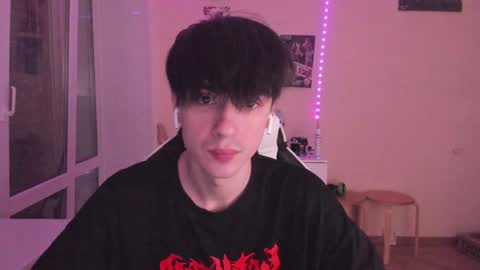 Snapshot of stralght_twinks chatting on December 2024 01:48:01 AM Ray online show from December 2024 01:48:01 AM