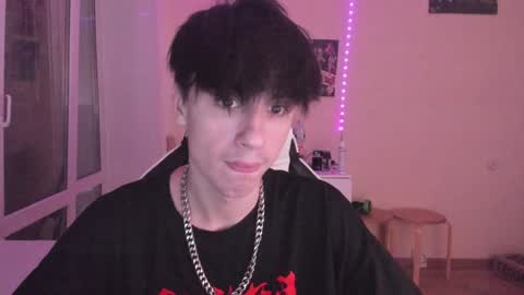 Snapshot of stralght_twinks chatting on December 2024 04:53:02 AM Ray online show from December 2024 04:53:02 AM