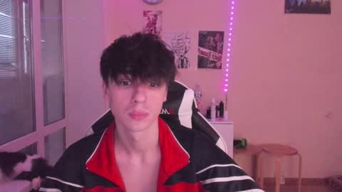 Snapshot of stralght_twinks chatting on January 2025 06:33:02 AM Ray online show from January 2025 06:33:02 AM