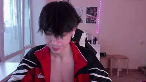 Snapshot of stralght_twinks chatting on January 2025 08:06:01 AM Ray online show from January 2025 08:06:01 AM