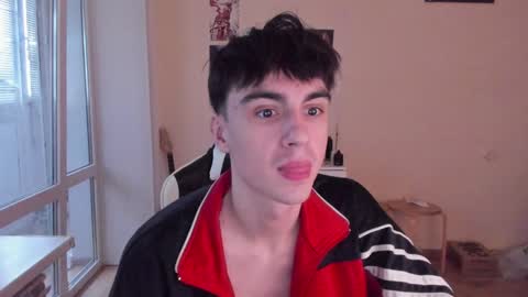 Snapshot of stralght_twinks chatting on January 2025 12:58:01 PM Ray online show from January 2025 12:58:01 PM