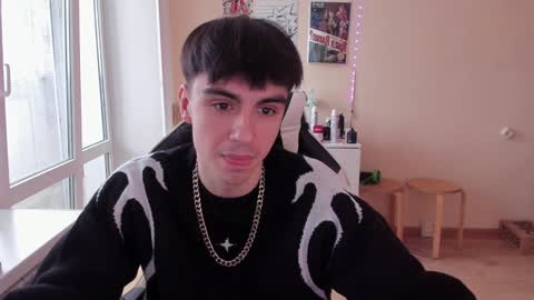 Snapshot of stralght_twinks chatting on January 2025 10:47:01 AM Ray online show from January 2025 10:47:01 AM