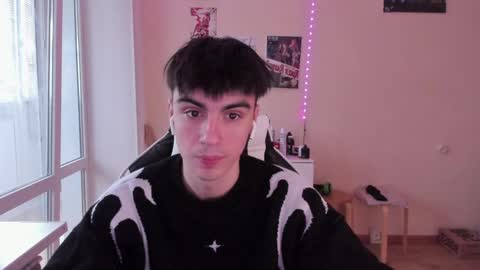 Snapshot of stralght_twinks chatting on January 2025 09:27:01 AM Ray online show from January 2025 09:27:01 AM