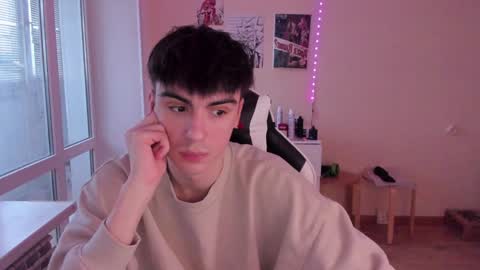 Snapshot of stralght_twinks chatting on January 2025 01:24:01 PM Ray online show from January 2025 01:24:01 PM