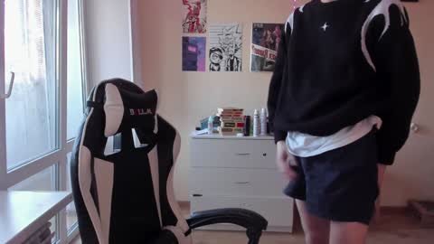 Snapshot of stralght_twinks chatting on January 2025 12:36:02 PM Ray online show from January 2025 12:36:02 PM