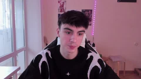 Snapshot of stralght_twinks chatting on January 2025 11:56:01 AM Ray online show from January 2025 11:56:01 AM