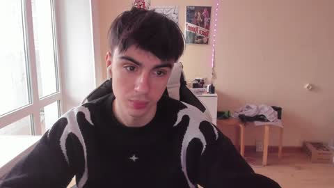 Snapshot of stralght_twinks chatting on January 2025 11:56:02 AM Ray online show from January 2025 11:56:02 AM