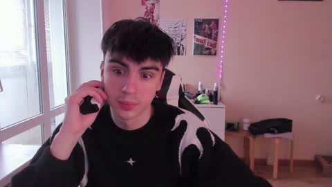 Snapshot of stralght_twinks chatting on January 2025 08:44:02 AM Ray online show from January 2025 08:44:02 AM