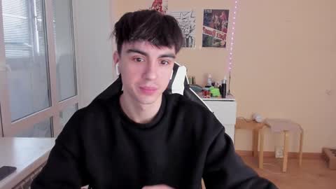 Snapshot of stralght_twinks chatting on January 2025 07:45:02 AM Ray online show from January 2025 07:45:02 AM