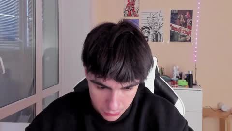 Snapshot of stralght_twinks chatting on January 2025 01:52:01 PM Ray online show from January 2025 01:52:01 PM