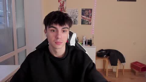 Snapshot of stralght_twinks chatting on February 2025 01:51:02 PM Ray online show from February 2025 01:51:02 PM