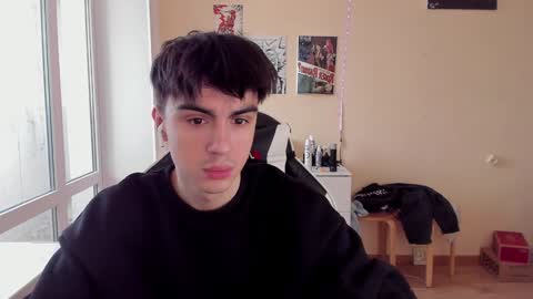 Snapshot of stralght_twinks chatting on February 2025 12:33:01 PM Ray online show from February 2025 12:33:01 PM