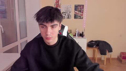 Snapshot of stralght_twinks chatting on February 2025 02:48:01 PM Ray online show from February 2025 02:48:01 PM