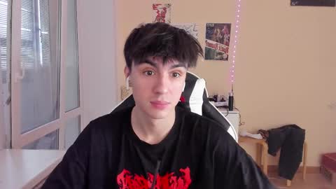 Snapshot of stralght_twinks chatting on February 2025 02:02:01 PM Ray online show from February 2025 02:02:01 PM