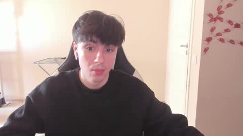 Snapshot of stralght_twinks chatting on March 2025 11:03:01 AM Ray online show from March 2025 11:03:01 AM