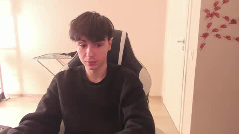 Snapshot of stralght_twinks chatting on March 2025 08:26:02 AM Ray online show from March 2025 08:26:02 AM