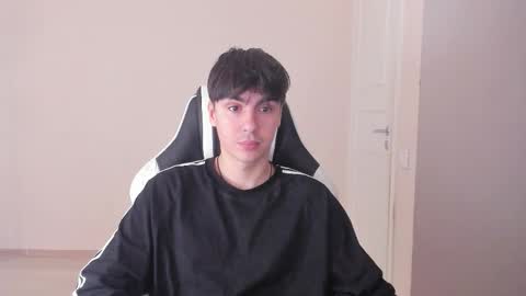 Snapshot of stralght_twinks chatting on September 2025 05:40:01 AM Ray online show from September 2025 05:40:01 AM