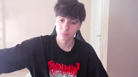 Snapshot of stralght_twinks chatting on September 2025 10:28:01 AM Ray online show from September 2025 10:28:01 AM