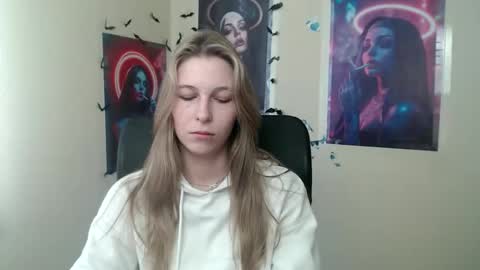 Snapshot of stranger_giirl chatting on May 2026 06:07:02 AM Amalia online show from May 2026 06:07:02 AM