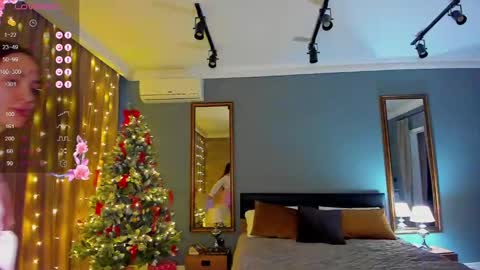 Snapshot of straw_juice chatting on January 2025 06:09:02 AM Laura online show from January 2025 06:09:02 AM