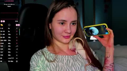 Snapshot of straw_juice chatting on February 2025 07:48:01 AM Laura online show from February 2025 07:48:01 AM