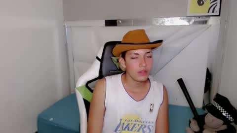 Snapshot of street_poemm_ chatting on February 2026 05:18:02 AM Street online show from February 2026 05:18:02 AM