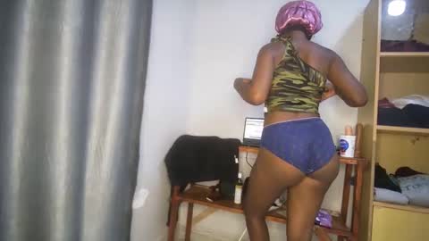 Snapshot of streetlioness chatting on September 2025 10:54:01 PM streetlioness online show from September 2025 10:54:01 PM