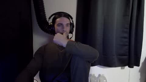 Snapshot of stringgreens777 chatting on January 2026 01:05:02 PM stringgreens777 online show from January 2026 01:05:02 PM