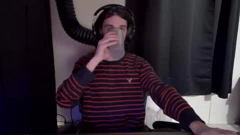 stringgreens777 online show from February 2026 02:34:01 PM