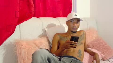 Snapshot of stronganddelicious chatting on September 2025 06:09:02 PM stronganddelicious online show from September 2025 06:09:02 PM